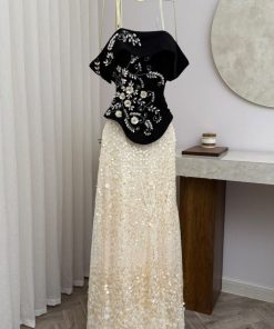 Alternative view of فستان سهرة أسود وأوف وايت طويل مطرّز بالترتر