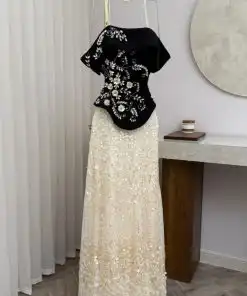 Alternative view of فستان سهرة أسود وأوف وايت طويل مطرّز بالترتر