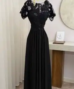 Alternative view of فستان سهرة أسود طويل بدانتيل وشيفون