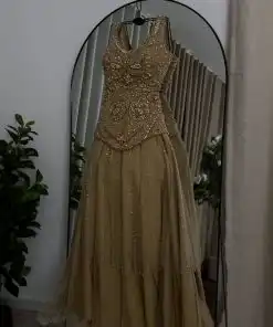 فستان سهرة منفوش بدون أكمام بتصميم ملكي