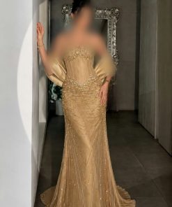 فستان سهرة بقصة كورسيه وذيل طويل