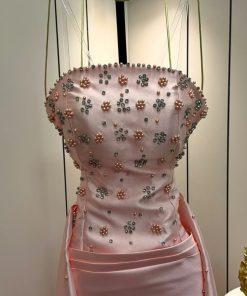 Alternative view of فستان سهرة وردي ساتان بدون أكمام بذيل طويل
