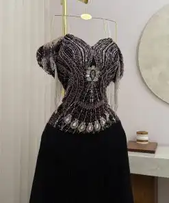 Alternative view of فستان سهرة أسود فاخر بكتف مكشوف