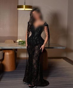 فستان سهرة أسود ملكي بكورسيه ستان وشرابات خرز متدلية