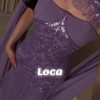 فستان سهرة موف مع تطريز لامع وشرّابات أنيقة وتصميم جذاب