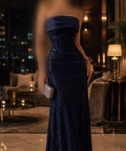 فستان سهرة كحلي براق بتصميم كب مع تفاصيل ساتان راقية