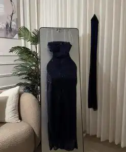 Alternative view of فستان سهرة كحلي براق بتصميم كب مع تفاصيل ساتان راقية