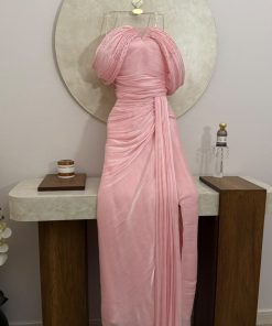 Alternative view of فستان سهرة لحمي لامع بكسرات وتصميم اوف شولدر أكتاف مكشوفة