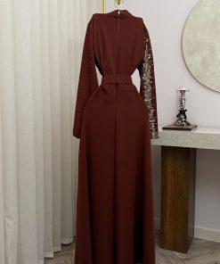 Alternative view of فستان سهرة راقي بأكمام طويلة وتطريز مميز على الكتف