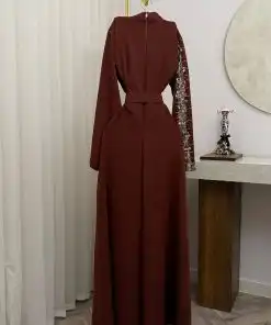 Alternative view of فستان سهرة راقي بأكمام طويلة وتطريز مميز على الكتف