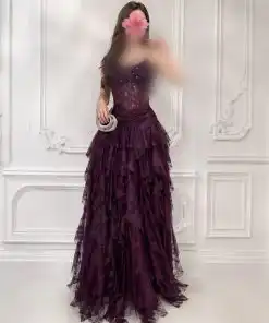 فستان سهرة بنفسجي غامق طويل من الدانتيل