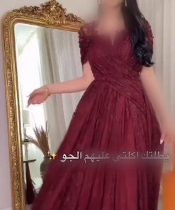 فستان نبيتي فخم بقصة متداخلة وأكتاف منسدلة