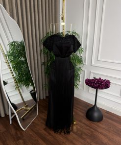 Alternative view of فستان سهرة أسود مكشوف الأكتاف بتصميم شراشيب راقٍ
