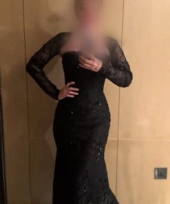 فستان سهرة أسود طويل بتصميم أكمام شفافة مطرزة
