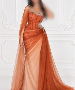 فستان سهرة  فاخر بتصميم كورسيه وكاب شفاف مع تطريز براق