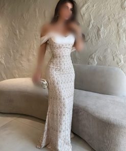 فستان سهرة بيج طويل بتصميم أوف شولدر مع كاب علوي أبيض وتطريزات براقة متدلية