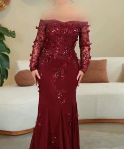 فستان سهرة عنابي أوف شولدر بتطريز ورد بارز