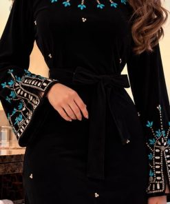 فستان سهرة مخمل أسود طويل بتطريز فيروزجي فاخر