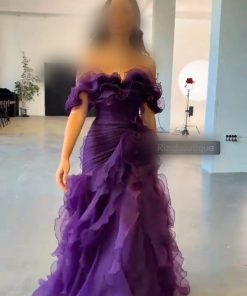 فستان سهرة طويل كب بكشكش متدرج وألوان ملكية فاخرة مع وردة بارزة