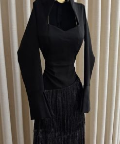 Alternative view of فستان سهرة كحلي داكن طويل بأكمام طويلة وتنورة شراشيب متدرجة