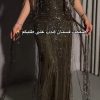 فستان سهرة زيتي طويل أوف شولدر مرصع بالترتر وهدب الخرز البراق