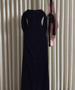 Alternative view of فستان سهرة مخمل طويل باذنجاني أوف شولدر بأكمام طويلة وكورسيه دانتيل شفاف