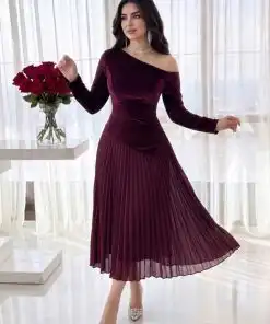 فستان سهرة عنابي خمري ميدي بتصميم ياقة مائلة وأكمام طويلة وتنورة بليسه