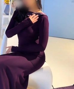 فستان سهرة طويل ناعم بأكمام طويلة وياقة مطوية منسدلة وقصة مجسمة